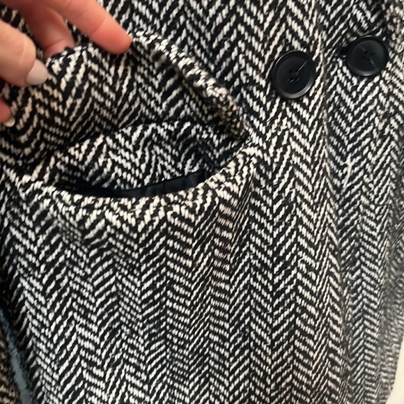 Chevron patterned black & white coat by a new day XS - Picture 6 of 7